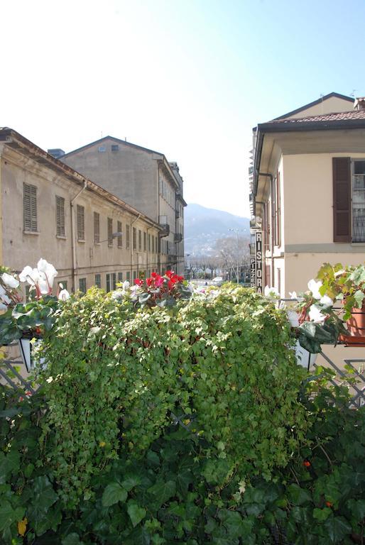 La Canarina Bed & Breakfast Como Eksteriør billede